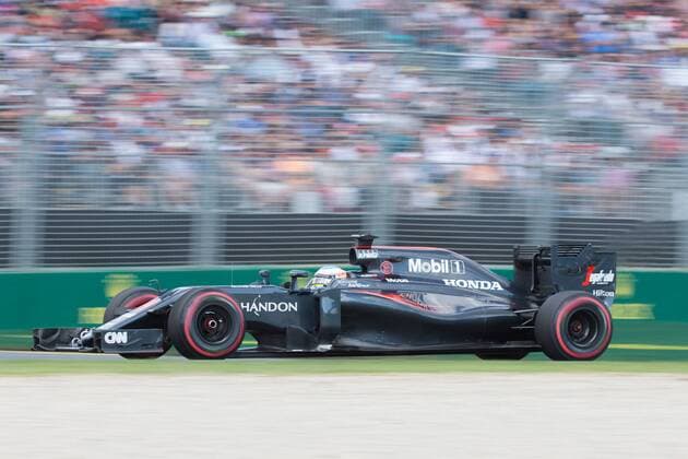 March 20, 2016: Fernando Alonso (ESP) 14 from the McLaren Honda Formula 1 team at turn two of the 2016 Australian Formula One Grand Prix at Albert Park, Melbourne, Australia. Formula One 2016: Australia - Race - ZUMAc04_