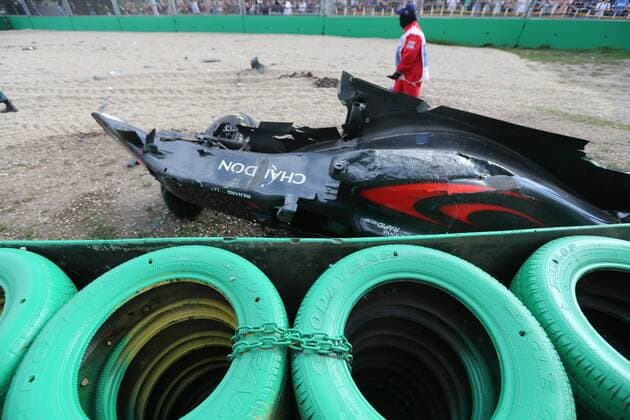 Australian Grand Prix, Melbourne 17 - 20 March 2016 20.03.2016 - Race, Crash, Fernando Alonso (ESP) McLaren Honda MP4-31 