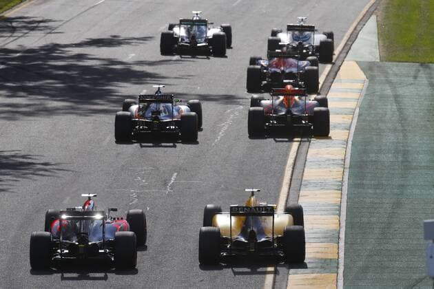Motorsports: FIA Formula One World Championship WM Weltmeisterschaft 2016, Grand Prix of Australia, 14 Fernando Alonso (ESP, McLaren Honda Formula 1 Team), 20 Kevin Magnussen (DEN, Renault Formula 1 Team), xHOCHxZWEIx