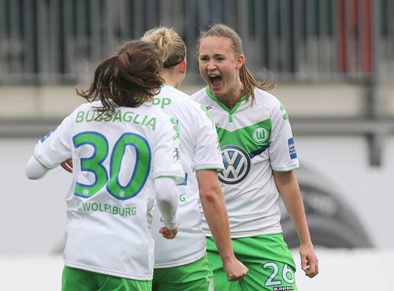 Torjubel 26 Caroline Graham Hansen (VfL Wolfsburg) zum 1-1