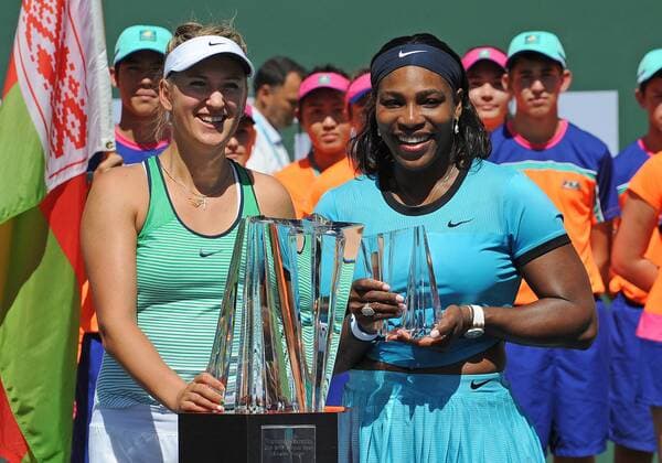 20 Mar. 2016: Victoria Azarenka (BLR) and Serena Williams (USA) pose for pictures after Azarenka defeated Williams 6-4, 6-4 to become the 2016 BNP Paribas Open Champion in a tournament played at the Indian Wells Tennis Garden in Indian Wells, CA. (Photo By John Cordes Icon Sportswire) TENNIS: MAR 20 BNP Paribas Open Icon506160320002 EDITORIAL USE ONLY