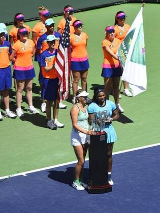 20 March 2016: Victoria Azarenka (BLR) and Serena Williams (USA) pose with trophies after Azaranka defeated Williams the women s singles final at the BNP Paribas Open played at the Indian Wells Tennis Garden, Indian Wells, CA (Photo by Cynthia Lum Icon Sportswire) TENNIS: MAR 20 BNP Paribas Open Icon250032016098 EDITORIAL USE ONLY