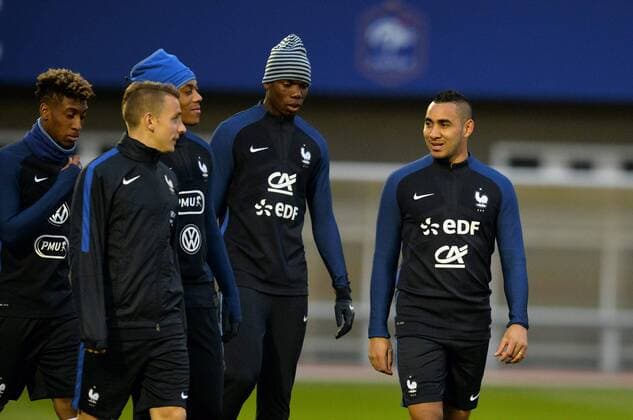 Paul Pogba (fra) - Dimitri Payet (fra) FOOTBALL : Training Nationalteam Frankreich - 21 03 2016 AnthonyBIBARD FEP Panoramic 