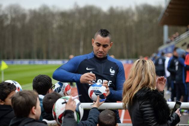Dimitri Payet (fra) - autographe FOOTBALL : Training Nationalteam Frankreich - 21 03 2016 AnthonyBIBARD FEP Panoramic 