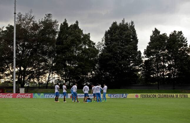 Fußball, Länderspiel, Training Nationalteam Kolumbien Colombia national soccer team players participate in a training session prior to the Russia 2018 qualifying matches before Bolivia and Ecuador in Bogota, Colombia, 21 March 2016. EFE Leonardo Munoz COLOMBIA NATIONAL SOCCER TEAM TRAINING SESSION !ACHTUNG: NUR REDAKTIONELLE NUTZUNG!  BOG004 20160322-635942088319098788