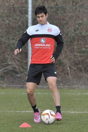 22.03.2016, xTKx, Fussball 1.Bundesliga, FSV MAINZ 05 Training, emspor, v.l. Yoshinori Muto (Mainz 05) ,