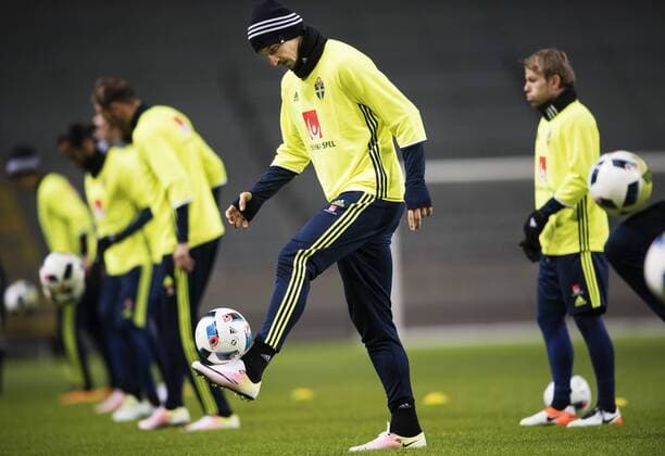 160322 Zlatan Ibrahimovic - Training Nationalteam Schweden, 22 März 2016 in Stockholm.  Copyright: JOELxMARKLUND BB160322JM039