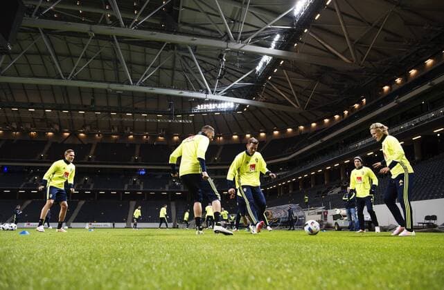 160322 Ludwig Augustinsson, Marcus Berg, Emil Salomonsson, Emil Forsberg och Oscar Hiljemark - Training Nationalteam Schweden, 22 März 2016 in Stockholm.  Copyright: JOELxMARKLUND BB160322JM060