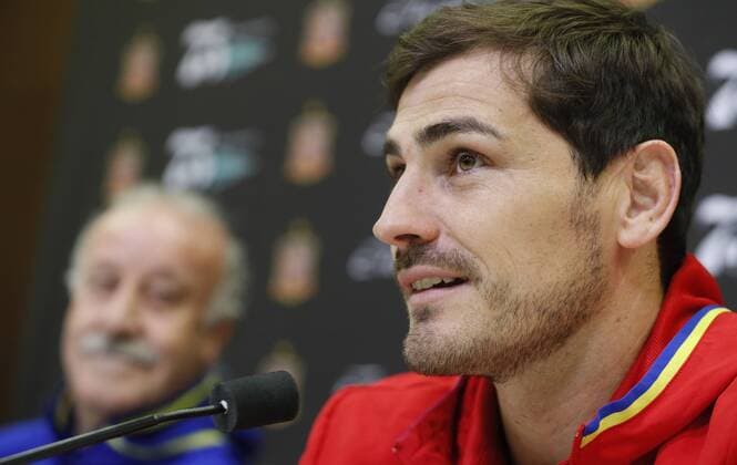 Spain s National soccer team goalkeeper Iker Casillas smiles during a promotional event held at Las Rozas sports complex in the outside of Madrid, Spain, 22 March 2016. Spanish National soccer team players attend promotional event !ACHTUNG: NUR REDAKTIONELLE NUTZUNG!  GRA220 20160322-635942531079497829