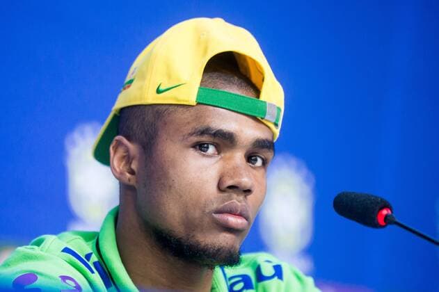 Fußball, Douglas Costa - PK Nationalteam Brasilien Treino Sele??o Brasileira de Futebol TERES?POLIS, RJ - 22 03 2016: TRAINING SELECTION SOCCER BRAZIL - Player Douglas Costa told a news of the Brazilian national football team in Comary Granja, which is preparing for the games the World Cup round of 2018 against Uruguay and Paraguay. (Photo: Celso Pupo FotoArena)  CelsoxPupo