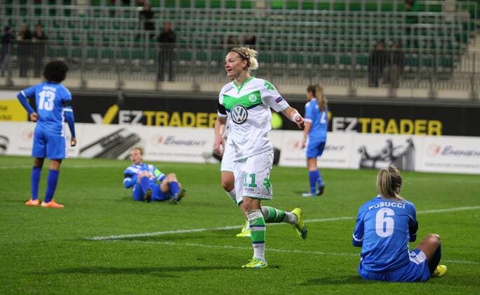 WOLFSBURG Wolfsburg vs Brescia, CL Frauen Wolfsburg, Deutschland. 23.03.2016, FUßBALL - VfL Wolfsburg vs ACF Brescia Femminile, viertelfinal, UEFA Frauen Champions League, Saison 2015 16. Bild zeigt: Alexandra Popp (VfL Wolfsburg) jubelt nach ihrem Tor zum 2:0