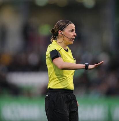 Schiedsrichterin Reeferee Stephanie Frappart (FRA)