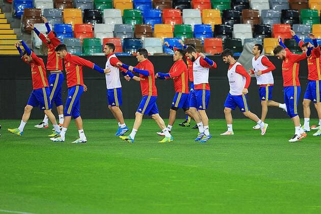 Fußball, Training Nationalteam Spanien in Udine Spanish national soccer team players participate in a training session at the Friuli stadium in Udine, Itlay, 23 March 2016, where theam will face Italy tomorrow during a firendly match. SPANISH NATIONAL SOCCER TEAM TRAINING SESSION !ACHTUNG: NUR REDAKTIONELLE NUTZUNG!  UDI004 20160323-635943628760603911