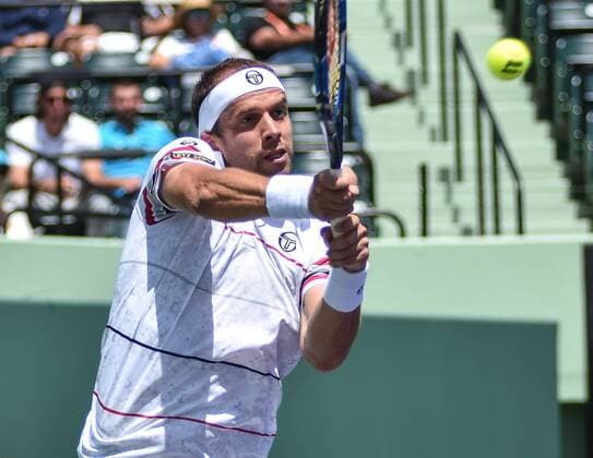Luxebourg tennis player Gilles Mulller returns the ball to Spanish Fernando Verdasco during a Miami Tennis Open match held in Cayo Vizcaino, Miami, FL, United States, 23 March 2016. FERNANDO VERDASCO VS. GILLES MULLER !ACHTUNG: NUR REDAKTIONELLE NUTZUNG!  MIA006 20160323-635943696837159813