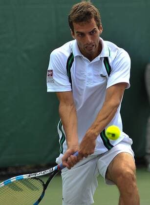 Spanish tennis player Albert Ramos-Vinolas returns the ball to Colombian Alejandro Gonzalez during a Miami Tennis Open match held in Cayo Vizcaino, Miami, FL, United States, 23 March 2016. FERNANDO VERDASCO VS. GILLES MULLER !ACHTUNG: NUR REDAKTIONELLE NUTZUNG!  MIA010 20160323-635943698106687813