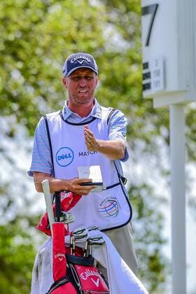 World Golf Championship in Austin 23 MAR 2016: Phil Mickelson s caddy Bones attempts to gauge the wind on the number 7 tee box during the World Golf Championships - Dell Match Play Round 1 at the Austin Country Club Austin, Texas. (Photo by Ken Murray Icon Sportswire) GOLF: MAR 23 PGA Golf Herren - World Golf Championships-Dell Match Play - Round 1 Icon1603231033 EDITORIAL USE ONLY