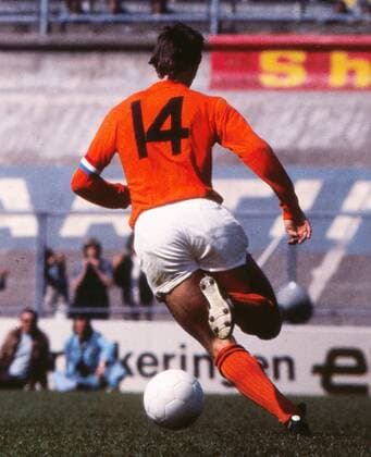 Football - 1973 1974 International Friendly Länderspiel - Holland 4 Argentina 0 Holland s Johan Cruyff, with his famous no. 14 shirt, at the Olympisch Stadion, Amsterdam. 26 05 1974 