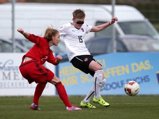 SOCCER - UEFA U17 U 17 EURO quali women, AUT vs GER ROHRENDORF,AUSTRIA,24.MAR.16 - WOMEN SOCCER - UEFA Women s Under-17 championship, qualification, Elite round, OEFB international match Länderspiel Austria vs Germany. Image shows Sarai Linder (GER) and Sandra Mayrhofer (AUT). GEPAxpictures xWalterxLuger