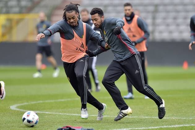 Fußball, Training Nationalteam Belgien Belgium s Jason Denayer and Belgium s Moussa Dembele fight for the ball during a training session of the Belgian national soccer team Red Devils, Thursday 24 March 2016 in Brussels. The Red Devils will play a friendly game in and against Portugal on 29 March, the match was moved due to safety concerns after the Brussels terrorists attacks. The game is a preparation for the upcoming Euro2016. PETERxDExVOECHT  x04819999x