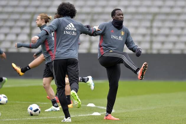 Belgium s Marouane Fellaini and Belgium s Romelu Lukaku pictured during a training session of the Belgian national soccer team Red Devils, Thursday 24 March 2016 in Brussels. The Red Devils will play a friendly game in and against Portugal on 29 March, the match was moved due to safety concerns after the Brussels terrorists attacks. The game is a preparation for the upcoming Euro2016. PETERxDExVOECHT  x04819981x