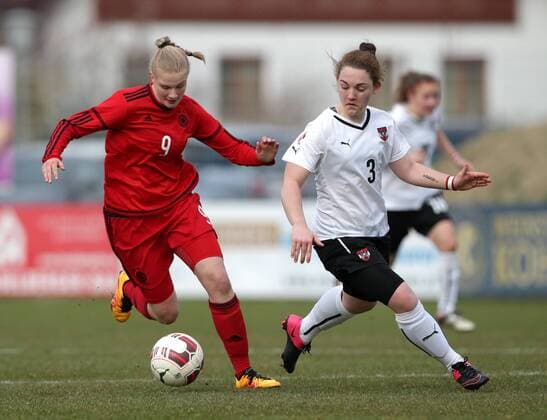 SOCCER - UEFA U17 U 17 EURO quali women, AUT vs GER ROHRENDORF,AUSTRIA,24.MAR.16 - WOMEN SOCCER - UEFA Women s Under-17 championship, qualification, Elite round, OEFB international match Länderspiel Austria vs Germany. Image shows Anna-Lena Stolze (GER) and Vanessa Hartl (AUT). GEPAxpictures xWalterxLuger