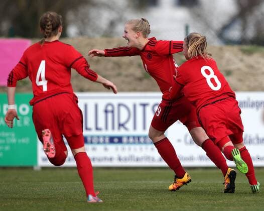SOCCER - UEFA U17 U 17 Nationalteam EURO quali women, AUT vs GER ROHRENDORF,AUSTRIA,24.MAR.16 - WOMEN SOCCER - UEFA Women s Under-17 championship, qualification, Elite round, OEFB international match Nationalmannschaft-Länderspiel Austria vs Germany. Image shows the rejoicing of Sophia Kleinherne, Anna-Lena Stolze and Kristin Koegel (GER). GEPAxpictures xWalterxLuger