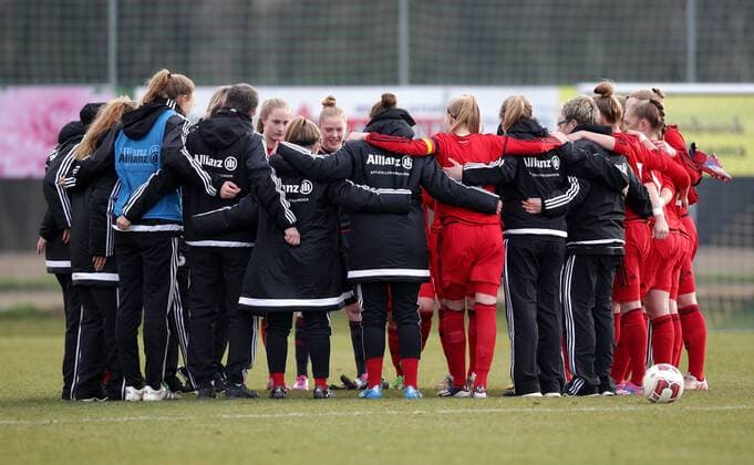 SOCCER - UEFA U17 U 17 Nationalteam EURO quali women, AUT vs GER ROHRENDORF,AUSTRIA,24.MAR.16 - WOMEN SOCCER - UEFA Women s Under-17 championship, qualification, Elite round, OEFB international match Nationalmannschaft-Länderspiel Austria vs Germany. Image shows the rejoicing of the team of GER. GEPAxpictures xWalterxLuger