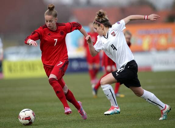 SOCCER - UEFA U17 U 17 Nationalteam EURO quali women, AUT vs GER ROHRENDORF,AUSTRIA,24.MAR.16 - WOMEN SOCCER - UEFA Women s Under-17 championship, qualification, Elite round, OEFB international match Nationalmannschaft-Länderspiel Austria vs Germany. Image shows Giulia Gwinn (GER) and Laura Wienroither (AUT). GEPAxpictures xWalterxLuger