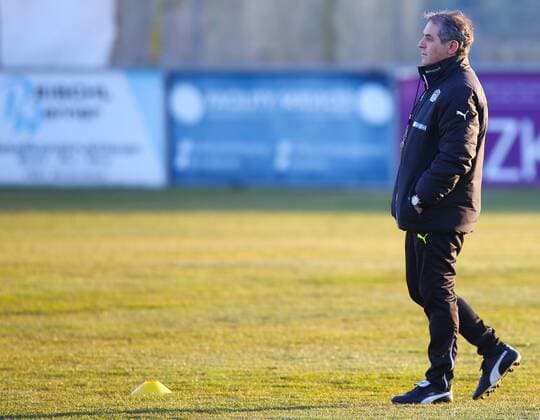 Fußball, Training Nationalteam Österreich SOCCER - AUT vs ALB, test match, preview STEGERSBACH,AUSTRIA,24.MAR.16 - SOCCER - OEFB international match Länderspiel Austria vs Albania, friendly match, preview, training team AUT. Image shows head coach Marcel Koller (AUT). GEPAxpictures xChristianxOrt