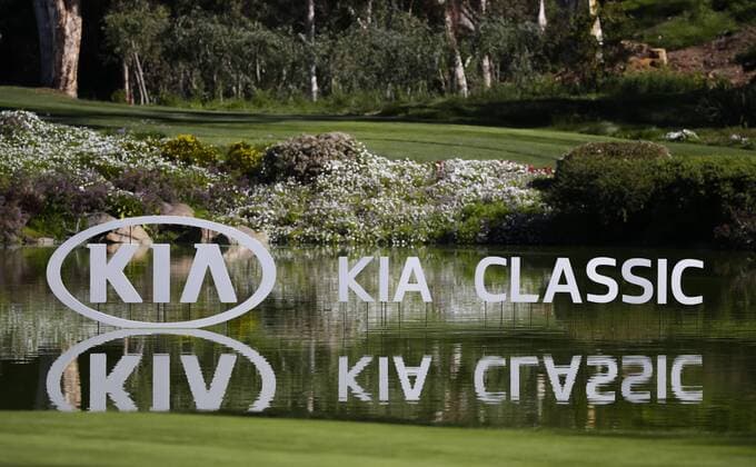 March 24, 2016: Kia Classic sign over a water feature around the 16th green during the first round of the Kia Classic at Aviara Golf Club in Carlsbad, California. LPGA Golf Damen 2016: Kia Classic MAR 24 - ZUMAc04_