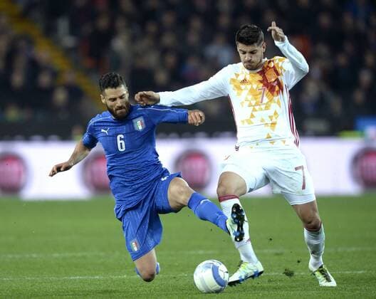 Udine, Italien - Fussball, Länderspiel Nationalteam, Freundschaftsspiel, Italien vs. Spanien: Antonio Candreva-Alvaro Morata 