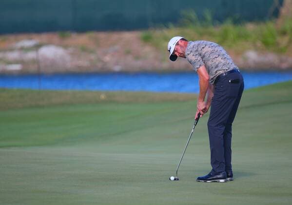 24 March 2016: D.J. Trahan lines up a put in the First Round of the PGA Golf Herren Puerto Rico Open at Coco Beach Golf & Country Club in Rio Grande, PR, USA. GOLF: MAR 24 PGA - Puerto Rico Open - First Round Icon1603248 EDITORIAL USE ONLY