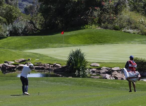 March 24, 2016: Carlota Ciganda makes her approach to the 8th green during the first round of the Kia Classic at Aviara Golf Club in Carlsbad, California. LPGA Golf Damen 2016: Kia Classic MAR 24 - ZUMAc04_