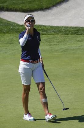 March 24, 2016: Paula Reto catches her ball on the 7th green during the first round of the Kia Classic at Aviara Golf Club in Carlsbad, California. LPGA Golf Damen 2016: Kia Classic MAR 24 - ZUMAc04_