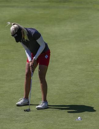 March 24, 2016: Permilla Lindberg sinks her putt on the 7th green during the first round of the Kia Classic at Aviara Golf Club in Carlsbad, California. LPGA Golf Damen 2016: Kia Classic MAR 24 - ZUMAc04_