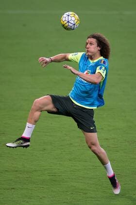 Treino da Selecao Brasileira de Futebol RECIFE, PE - 24 03 2016: TRAINING SOCCER BRAZILIAN SELECTION - David Luiz during training of the Brazilian soccer team in the Arena Pernambuco to reconhecimendo lawn one day before the match against Uruguay in qualifying World Cup 2018 Russia. (Photo: Marcelo Machado de Melo FotoArena)  MarceloxMachadoxdexMelo