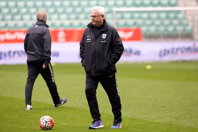 Fußball, Länderspiel, Training Nationalteam Norwegen 25.03.2016 WROCLAW Football FINLAND national team Nationalteam PRACTISE BEFORE FRIENDLY GAME - HEAD COACH HANS BACKE SYLWETKA  20160325CSJP3007