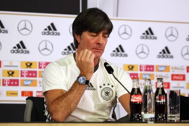Bundestrainer Joachim Löw spricht über den Tod von Johan Cruyff- Pressekonferenz der Deutschen Nationalmannschaft, Mercedes-Benz Berlin
