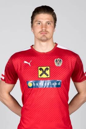 SOCCER - OEFB, team photo shoot OBERWART,AUSTRIA,22.MAR.16 - SOCCER - OEFB, Oesterreichischer Fussball-Bund, team photo shooting. Image shows Sebastian Proedl (AUT). Picture shot with a Canon EOS-1D X Mark II sample. GEPAxpictures xChristianxWalgram