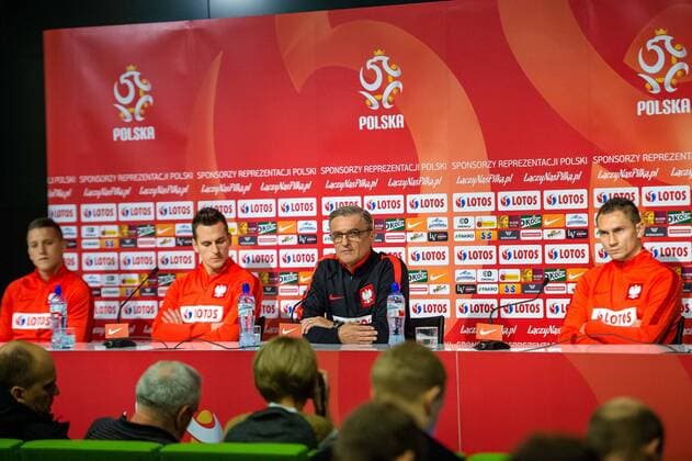 Fußball, Nationalteam Polen PK Polska Wroclaw 25.03.2016 Piotr Zielinski Arkadiusz Milik Adam Nawalka Artur Jedrzejczyk - press conference PK Pressekonferenz Poland --- Newspix.pl  160325_2SB1957