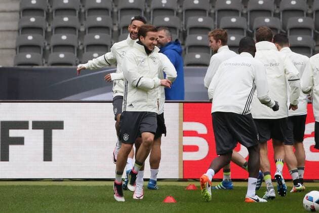 Mario Götze, Karim Bellarabi - Abschlusstraining der Deutschen Nationalmannschaft, Olympiastadion Berlin