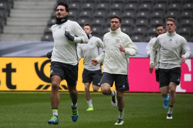 Mats Hummels, Jonas Hector, Matthias Ginter - Abschlusstraining der Deutschen Nationalmannschaft, Olympiastadion Berlin