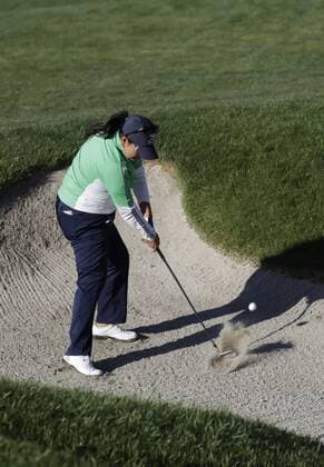 March 25, 2016: Lizette Salas hits out of the sand on the 1st hole during the second round of the Kia Classic at Aviara Golf Club in Carlsbad, California. LPGA Golf Damen 2016: Kia Classic MAR 25 - ZUMAc04_