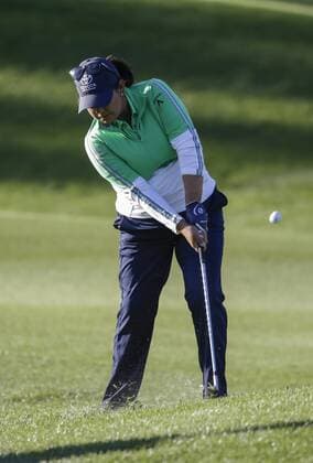 March 25, 2016: Lizette Salas chips to the 1st green during the second round of the Kia Classic at Aviara Golf Club in Carlsbad, California. LPGA Golf Damen 2016: Kia Classic MAR 25 - ZUMAc04_