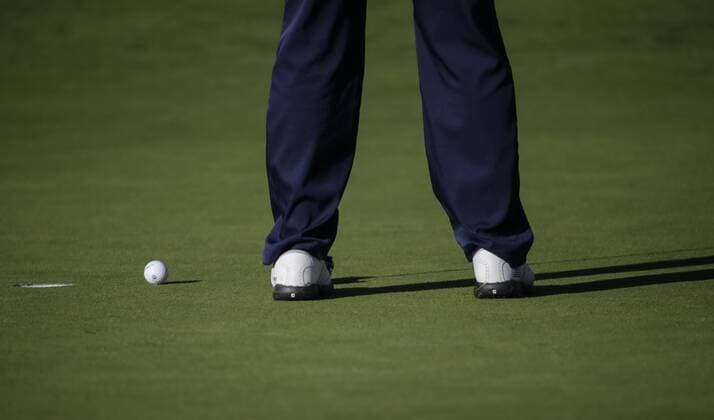 March 25, 2016: Lizette Salas putts on the 1st green during the second round of the Kia Classic at Aviara Golf Club in Carlsbad, California. LPGA Golf Damen 2016: Kia Classic MAR 25 - ZUMAc04_