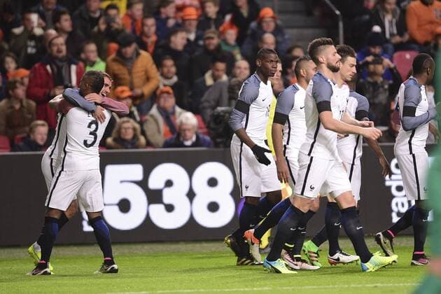 Fußball, Länderspiel, Niederlande - Frankreich Jubel Dimitri Payet (France) Patrice Evra FOOTBALL : NED vs FRA - Friendly (Nationalteam) - 25 03 2016 JBAutissier 