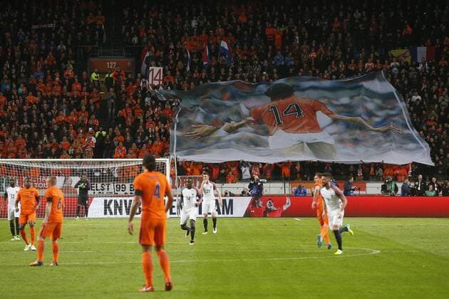Fußball, Länderspiel, Niederlande - Frankreich Johan Cruijff during the friendly match between Netherlands and France on March 25, 2016 at the Amsterdam Arena in Amsterdam, The Netherlands. Netherlands v France Friendly match 2015 2016 xVIxJeroenxPutmansxIVx 5216164