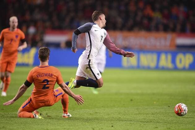 Fußball, Länderspiel, Niederlande - Frankreich Antoine Griezmann (France) vs Joel Veltman (Netherlands) FOOTBALL : Netherlands vs France - Friendly Match - 25 03 2016 JBAutissier Panoramic 