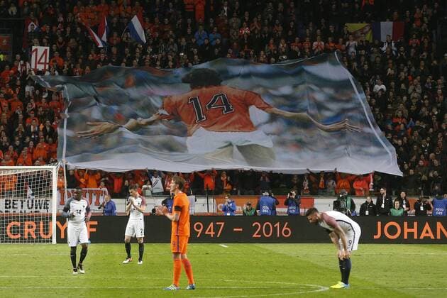 Fußball, Länderspiel, Niederlande - Frankreich, Trauer um Johan Cruyff Johan Cruijff during the friendly match between Netherlands and France on March 25, 2016 at the Amsterdam Arena in Amsterdam, The Netherlands. Netherlands v France Friendly match 2015 2016 xVIxJeroenxPutmansxIVx 5216166