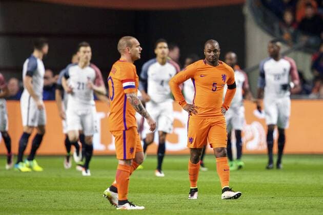 Fußball, Länderspiel, Niederlande - Frankreich (L-R) Wesley Sneijder of Holland, Jetro Willems of Holland during the friendly match between Netherlands and France on March 25, 2016 at the Amsterdam Arena in Amsterdam, The Netherlands. Netherlands v France Friendly match 2015 2016 xVIxxIVx 5216220